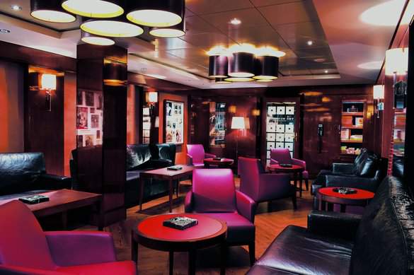 NCL Norwegian Epic Humidor Cigar Lounge, Credit - Rick Diaz Photography.jpeg